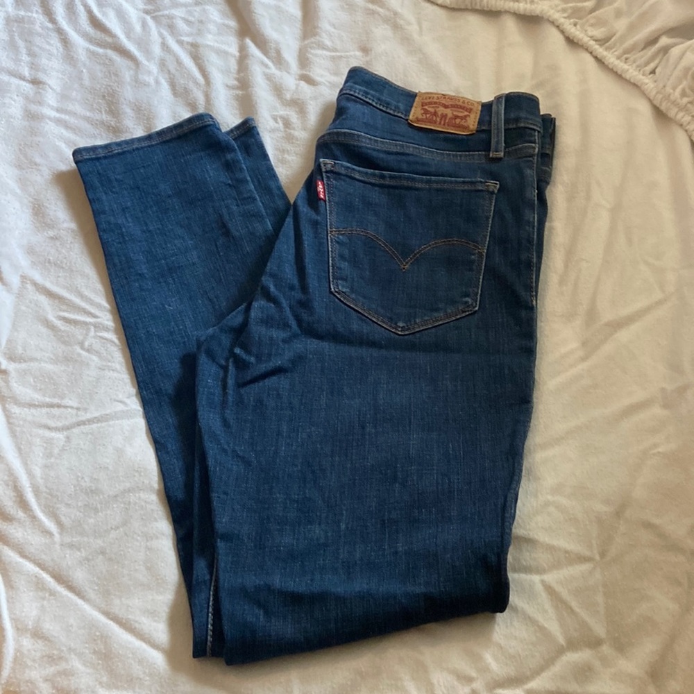 Levi shaping skinny jeans excellent condition lightly worn